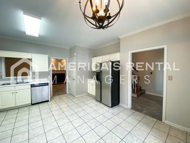 Building Photo - DEPOSIT PENDING! MOVE IN SPECIAL!!! - Townhome For Rent In Pelham!!! - Sign a lease by 4/15 to re...