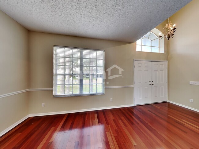 Building Photo - 1415 Loretto Circle