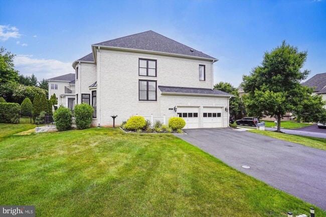 Building Photo - 18275 Riviera Way