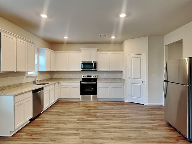 Building Photo - 1205 Fendt Dr