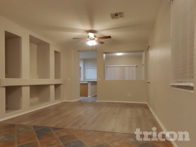 Building Photo - 12513 W Washington St