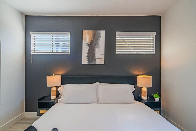 Foto del edificio - 7455 N 95th Ave