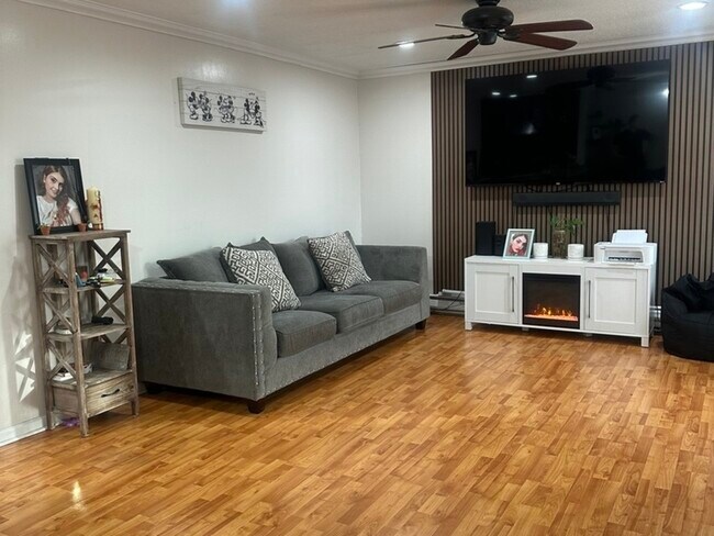 Foto del edificio - 659 Briar Hill Ln