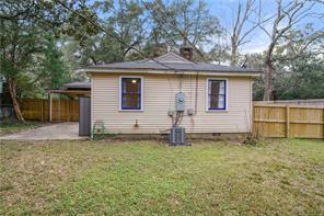 Building Photo - 208 Border Dr W