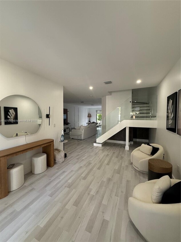 Primary Photo - 10409 W 32nd Ln