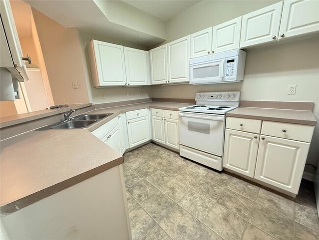 Photo - 5524 Metrowest Blvd Apartment