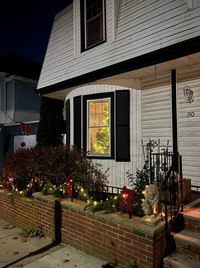 Front Garden - 90 Franklin Ave