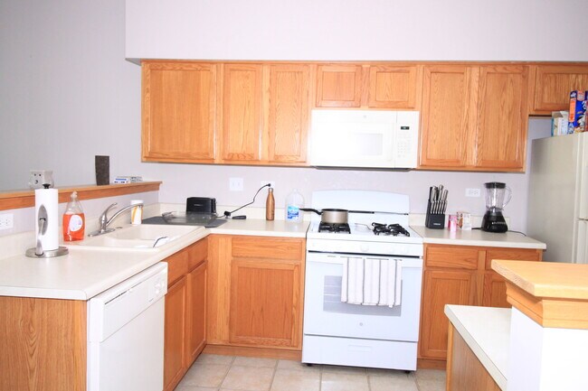 Foto del edificio - 1025 Woodview Ct