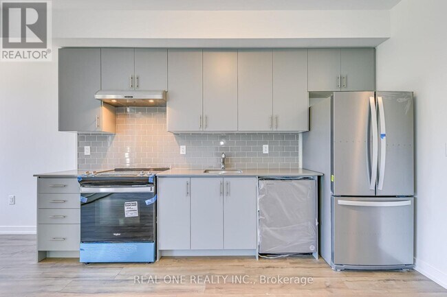 Building Photo - 3566-3566 Colonial Dr