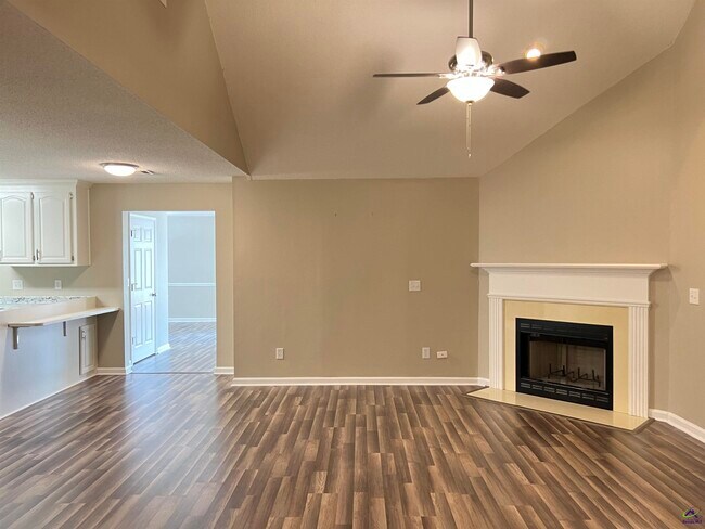 Foto del edificio - 203 Bryson Way