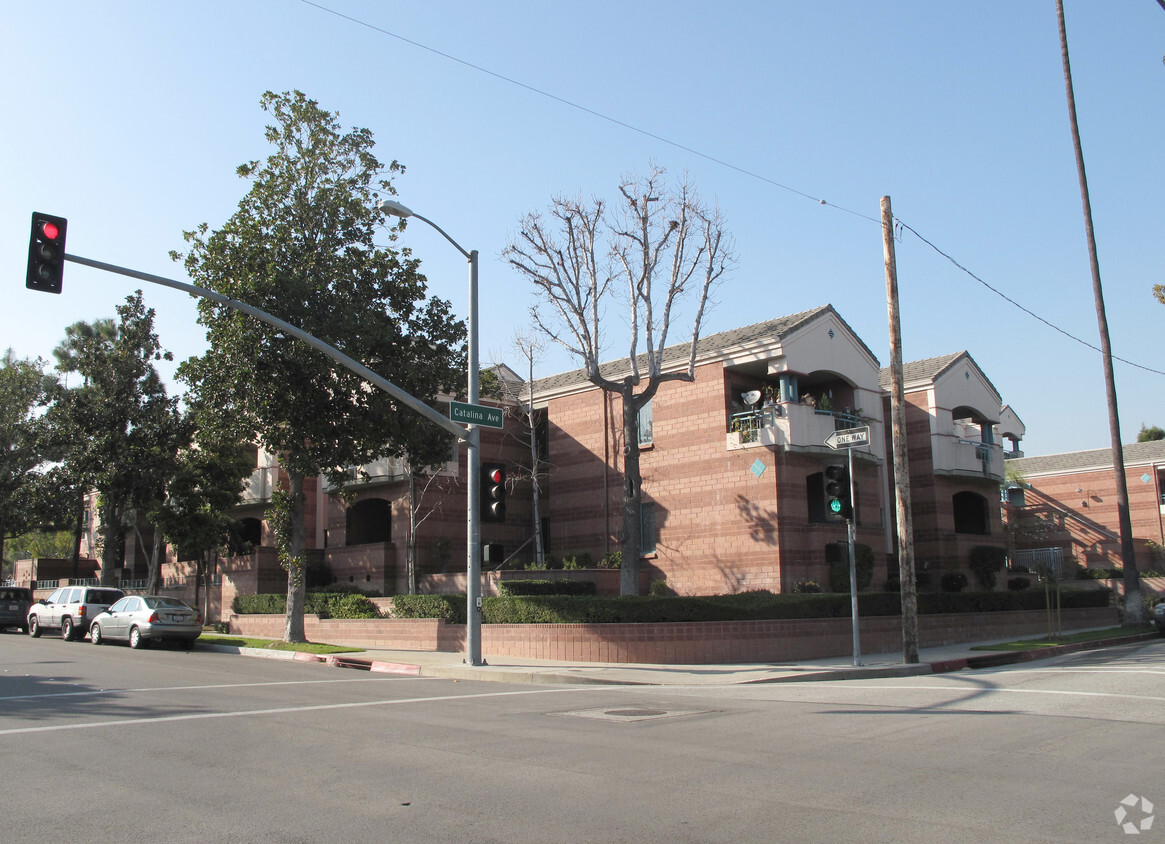 Primary Photo - Catalina Gardens