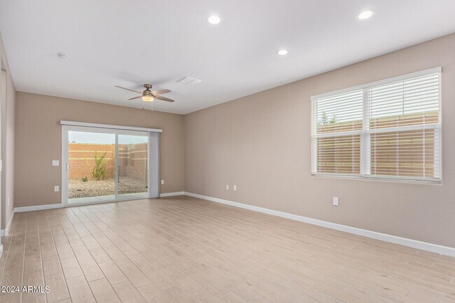 Foto del edificio - 4723 S 119th Dr