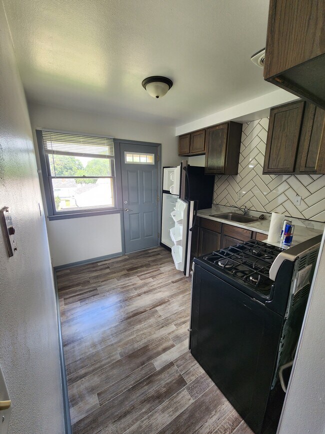 Foto del edificio - 6810 W Morgan Ave