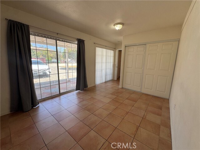 Foto del edificio - 758 W Longden Ave