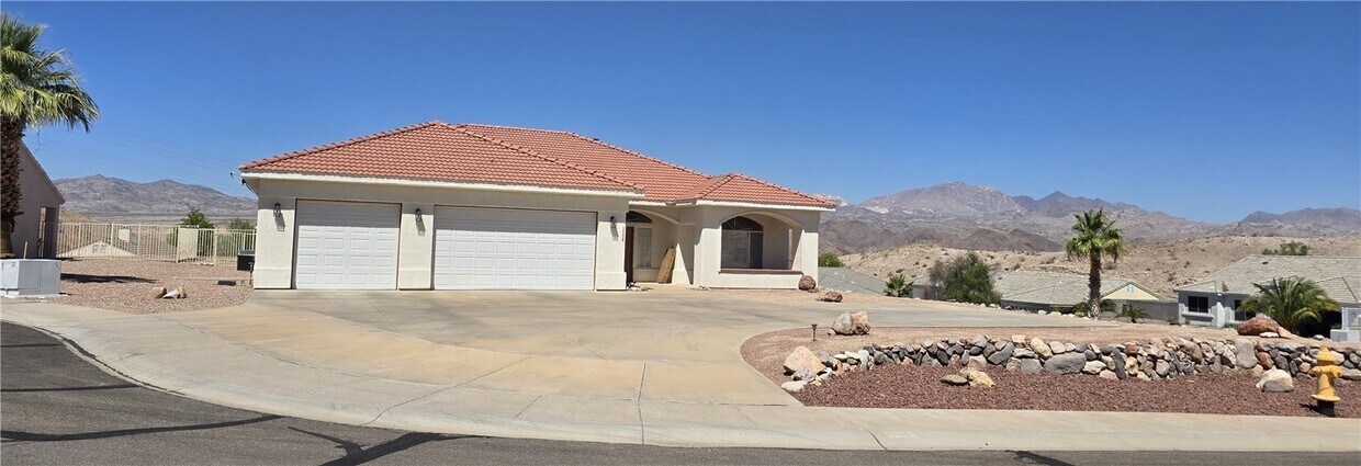 Foto principal - 2356 McCormick Blvd