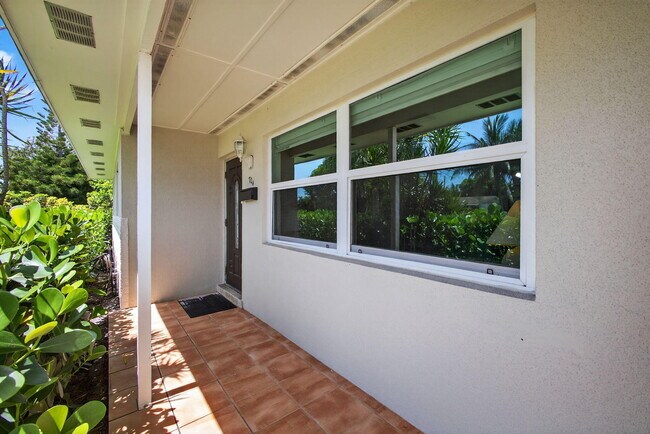 Building Photo - 704 Juniper Dr