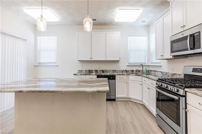 Foto del edificio - 2166 Humphreys Dr