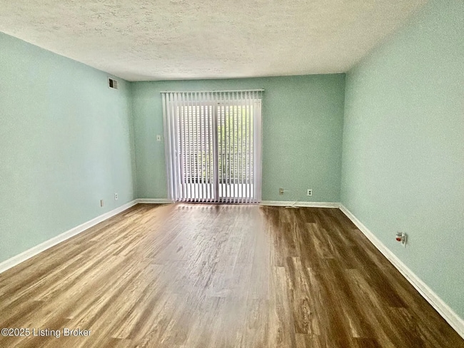 Building Photo - 1513 La Fontenay Ct