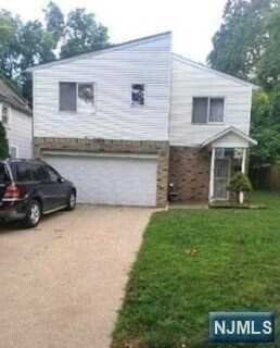 Primary Photo - 170 Manhattan Ave