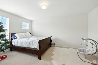 Building Photo - 5497 Mercier St