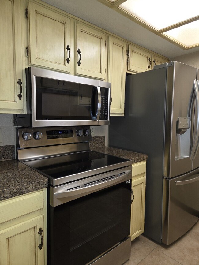 Foto del edificio - 2 Bed 2 Bath Townhome with 1 car garage in Mesa