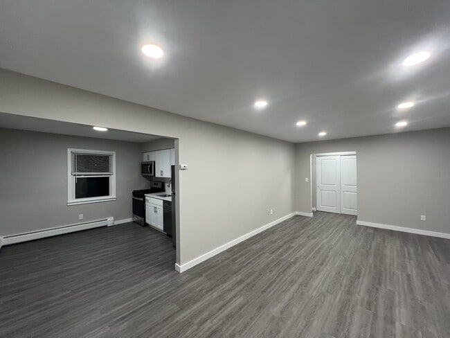 Foto del edificio - 108 Columbia Ave