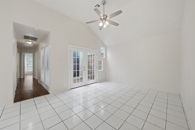 Foto del edificio - 13723 Smokey Trail Dr