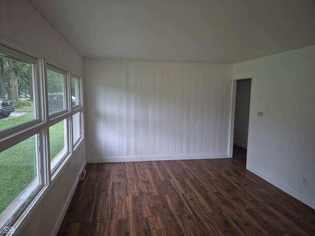 Foto del edificio - 2725 Kristen Dr W