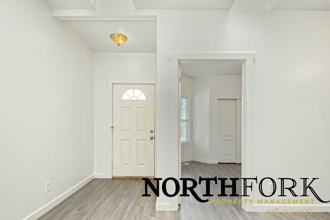 Foto del edificio - Charming 3-Bedroom Townhome in Prime Nampa...