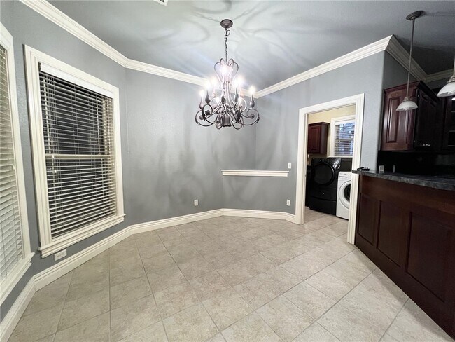 Foto del edificio - 6517 Tall Oaks Loop S