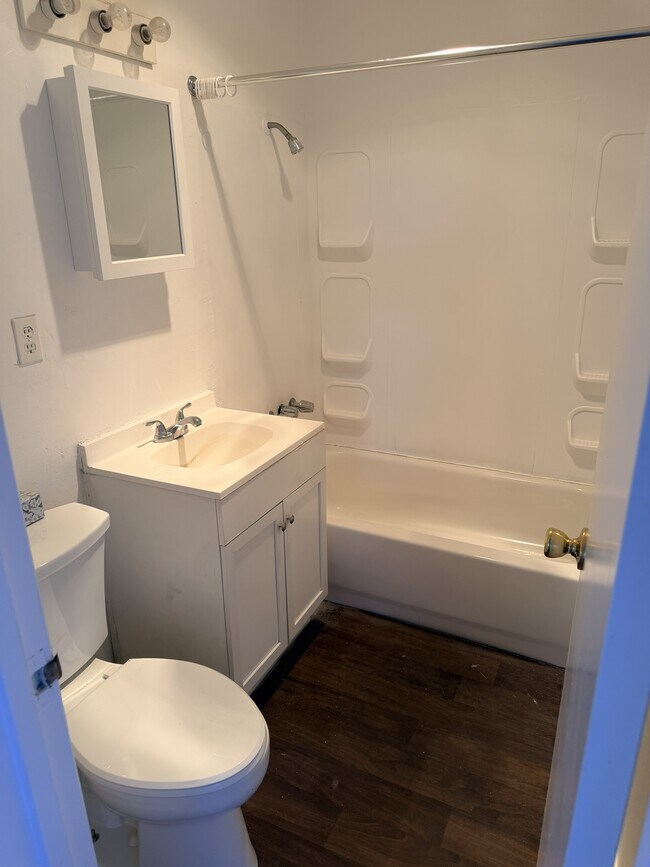Bathroom - 1486 E Desert Inn Rd