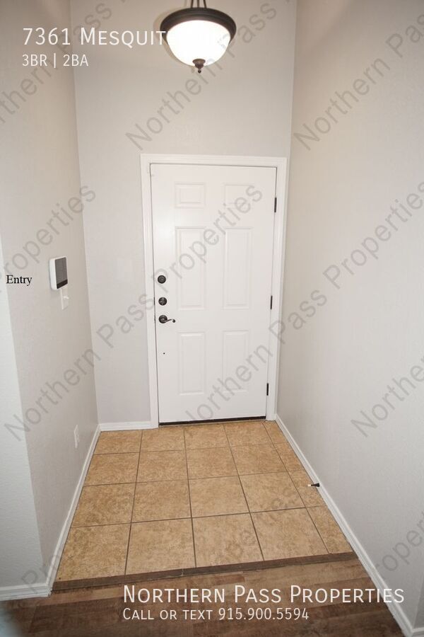 Building Photo - Beautiful 3 BDR Northeast Home Near Park!