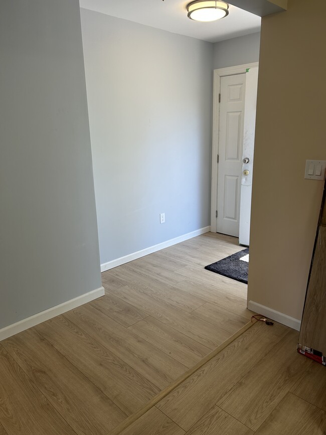 Building Photo - 207 Burton Street Ext