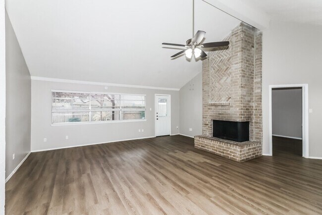 Foto del edificio - 2406 Heathergold Dr