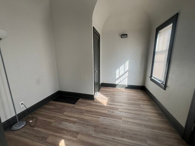 Foto del edificio - 2429-2431 S 34th St