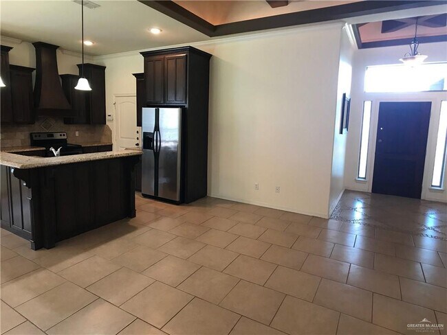 Foto del edificio - 2213 N Opal St