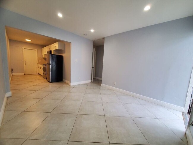 Foto del edificio - 841 NW 5th Ave