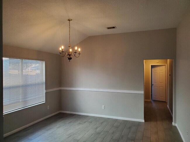Foto del edificio - 18242 River Sage Dr