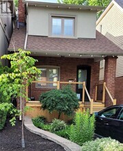 Building Photo - 210 Erskine Ave