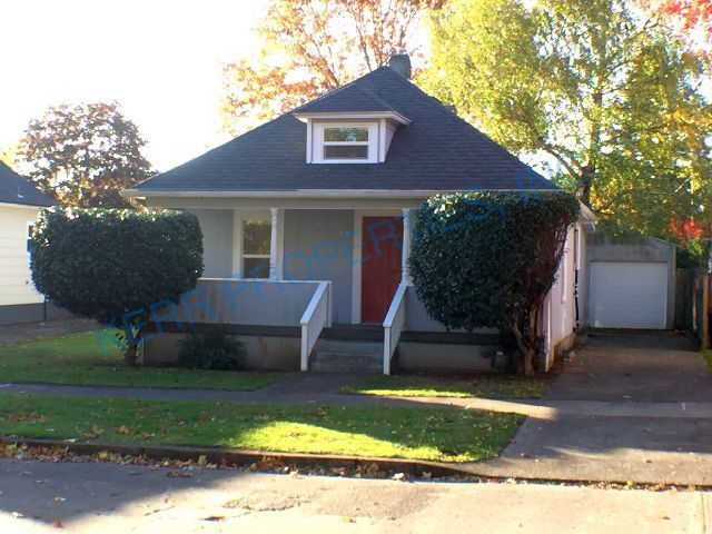 Photo - 1804 SE Harney St House