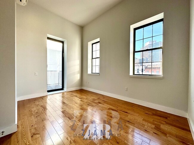 Foto del edificio - 72 Willoughby St