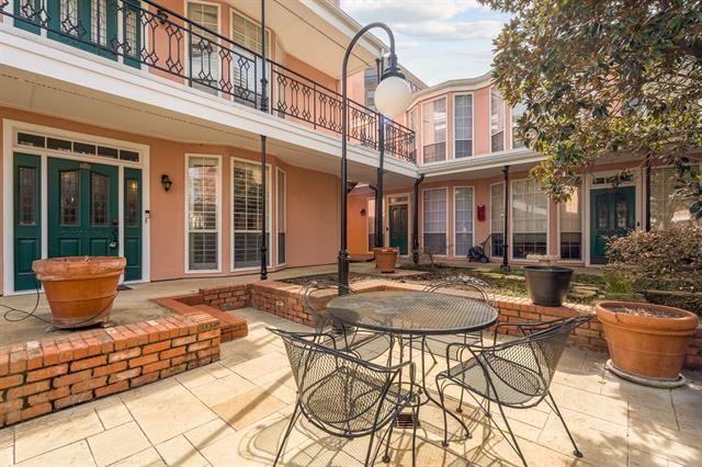 Building Photo - 3208 Cole Ave