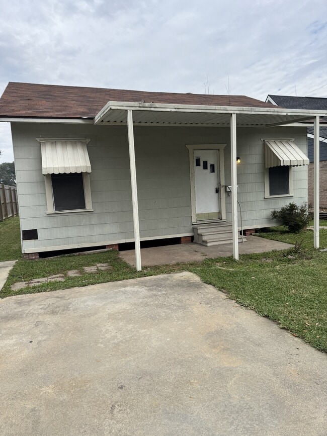 Building Photo - 1608 Elgin Ave