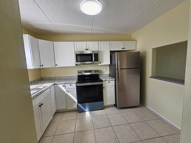 Building Photo - 2845 Somerset Park Dr