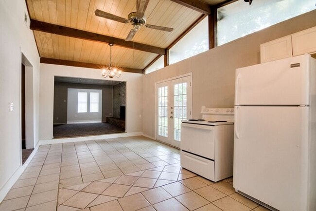 Building Photo - No Application Fees*