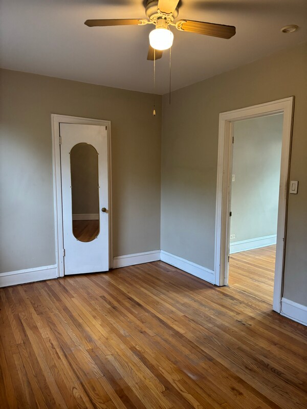 Foto del edificio - 4931 W Ainslie St