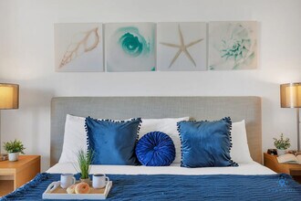 Building Photo - 2602 E Hallandale Beach Blvd