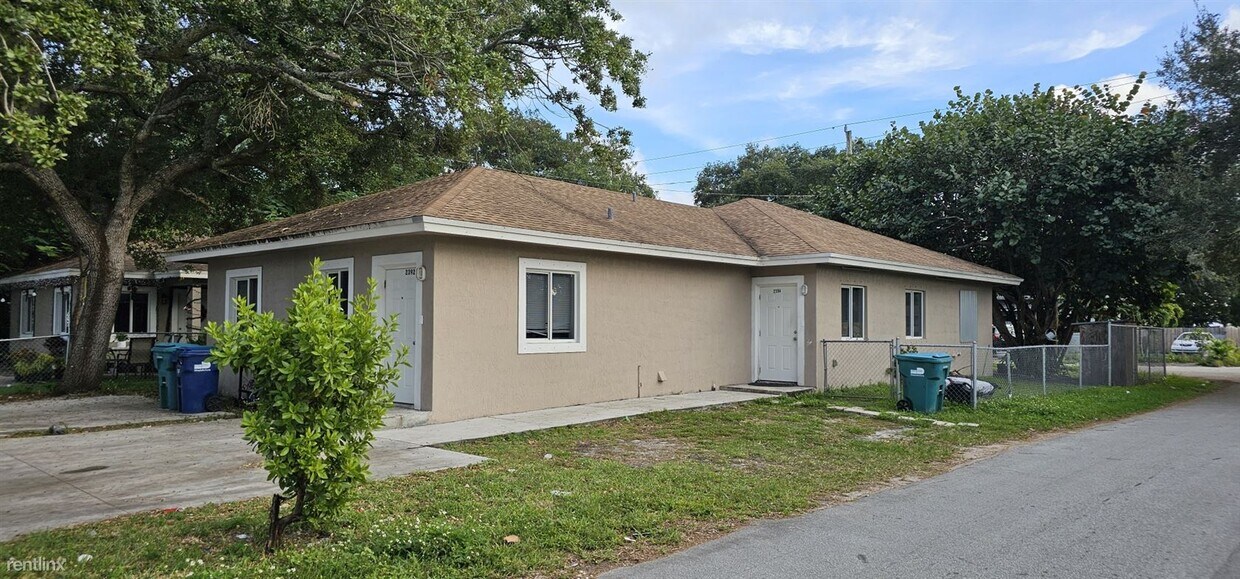 Primary Photo - 3 br, 2 bath House - 2401 NW 80th St # 239...