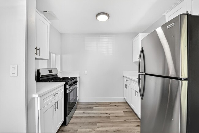 Building Photo - 409 S Harris Ave