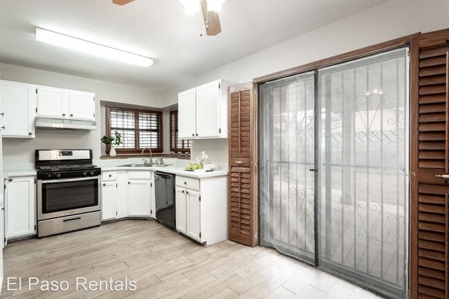 Building Photo - 3 br, 2 bath House - 10917 Sandy Koufax